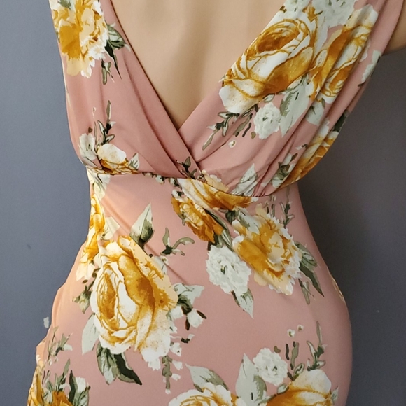 Drop Dead Gorgeous Little Dress. - Picture 9 of 12